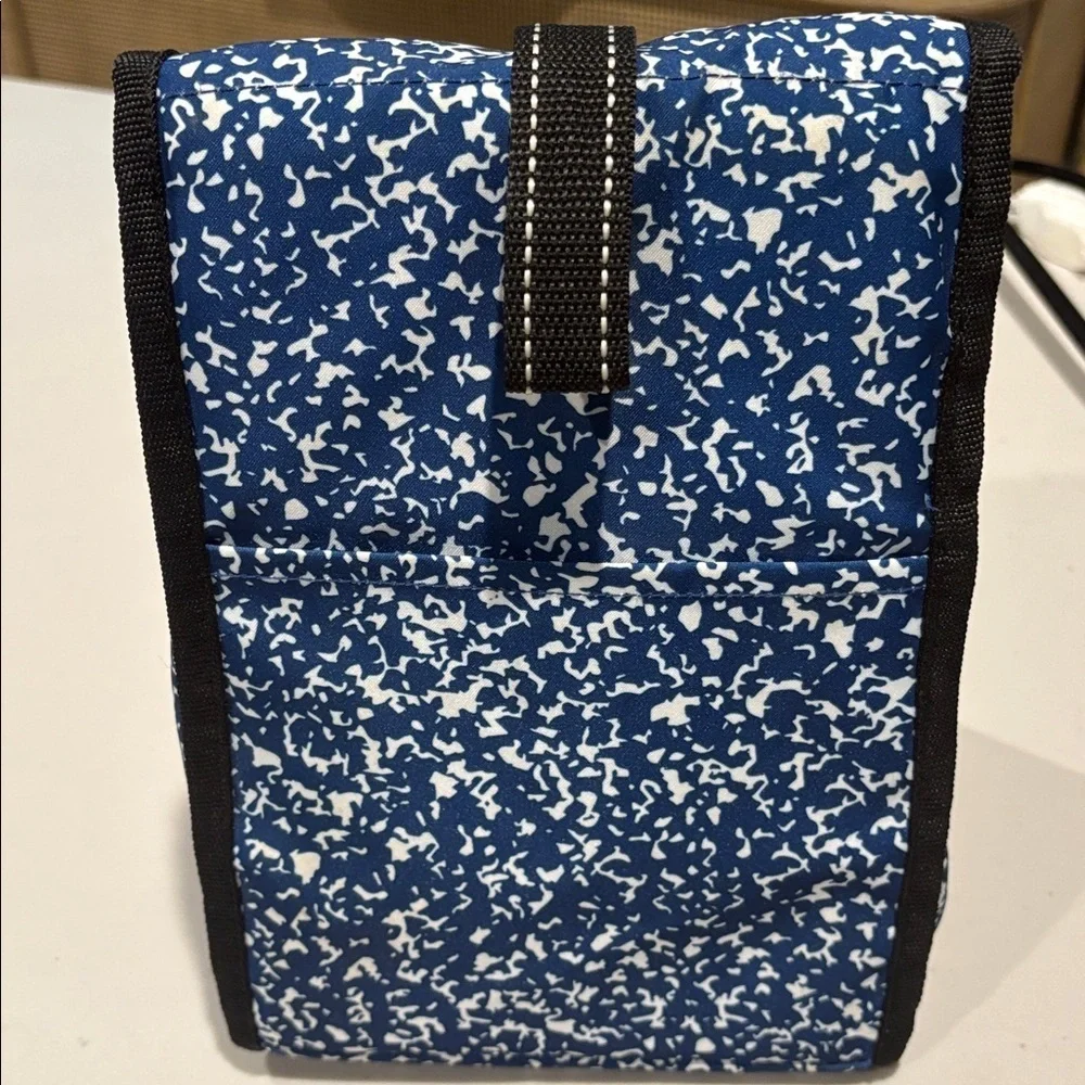 Scout - Doggie Bag vertical Lunch Bag. Small Cooler. Blue and White.